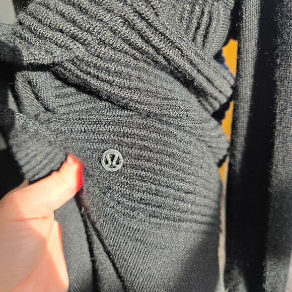 Lululemon Sit in Lotus Wrap Merino Wool open front cardigan Black Size 2 - Picture 6 of 16